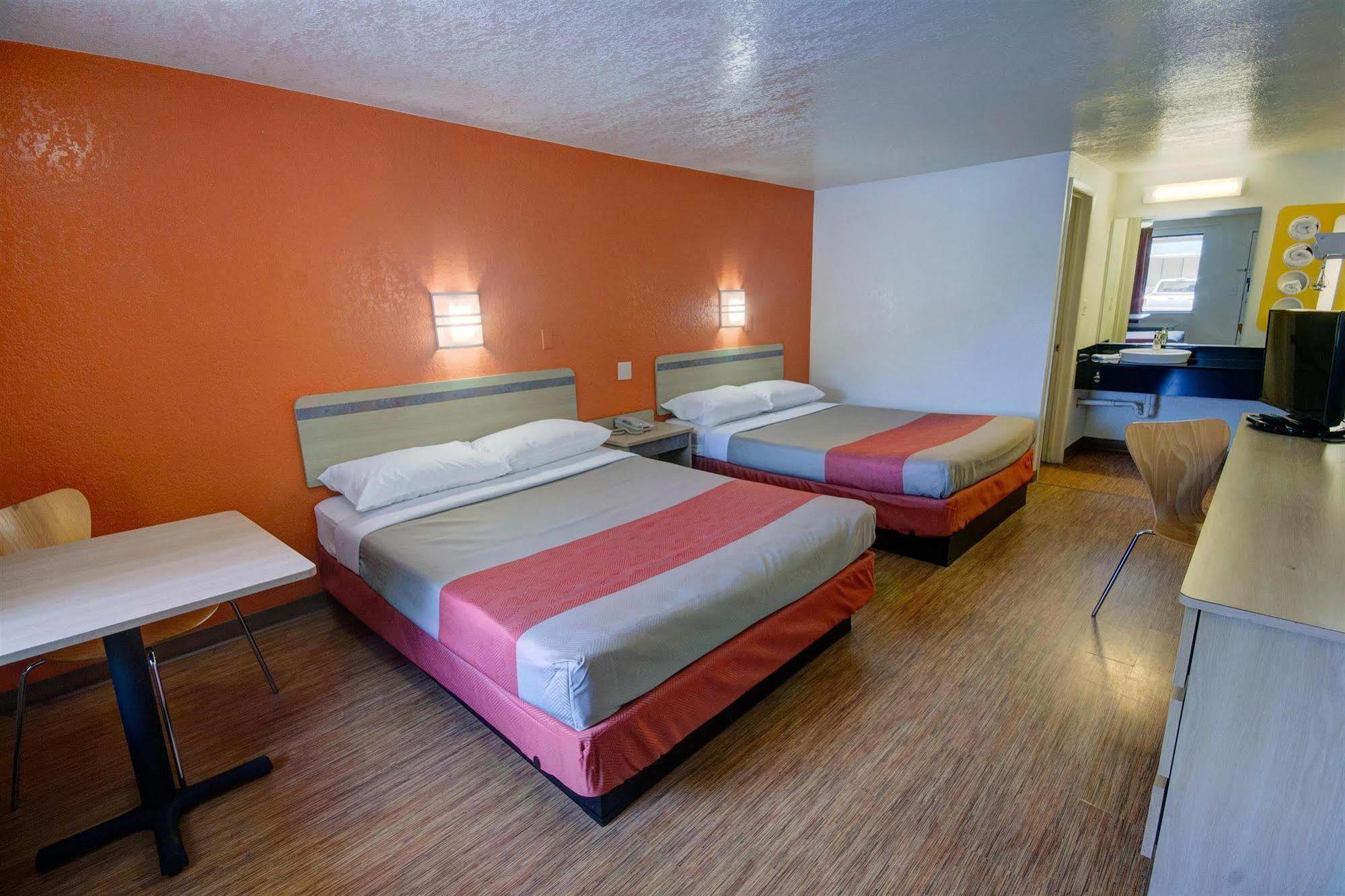 Motel 6 Cross Lanes, Wv Goff Mountain Rd Exterior foto
